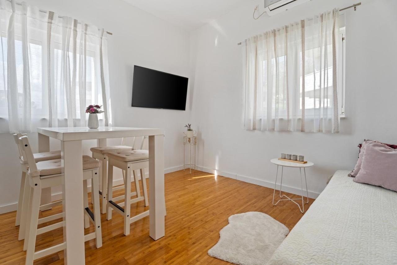 Apartments Dante Подстрана Екстериор снимка