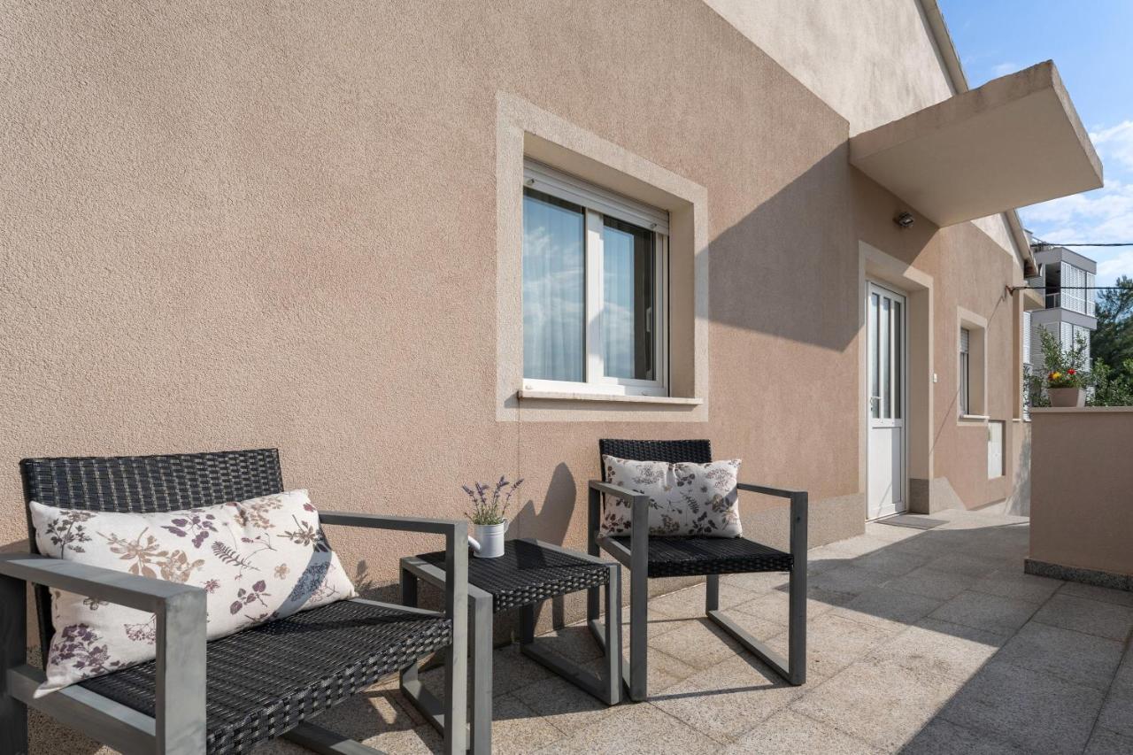 Apartments Dante Подстрана Екстериор снимка