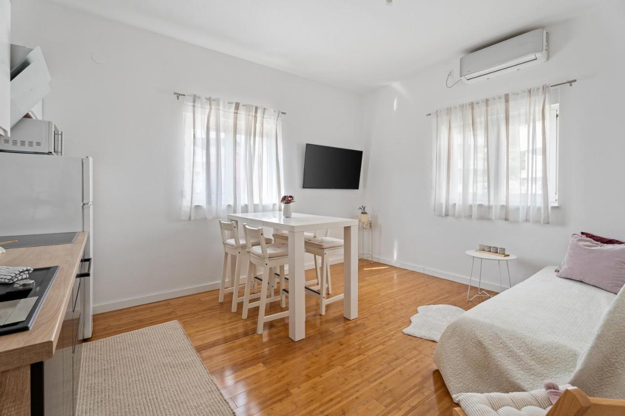 Apartments Dante Подстрана Екстериор снимка