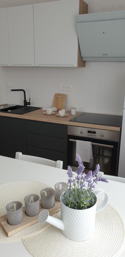 Apartments Dante Подстрана Екстериор снимка